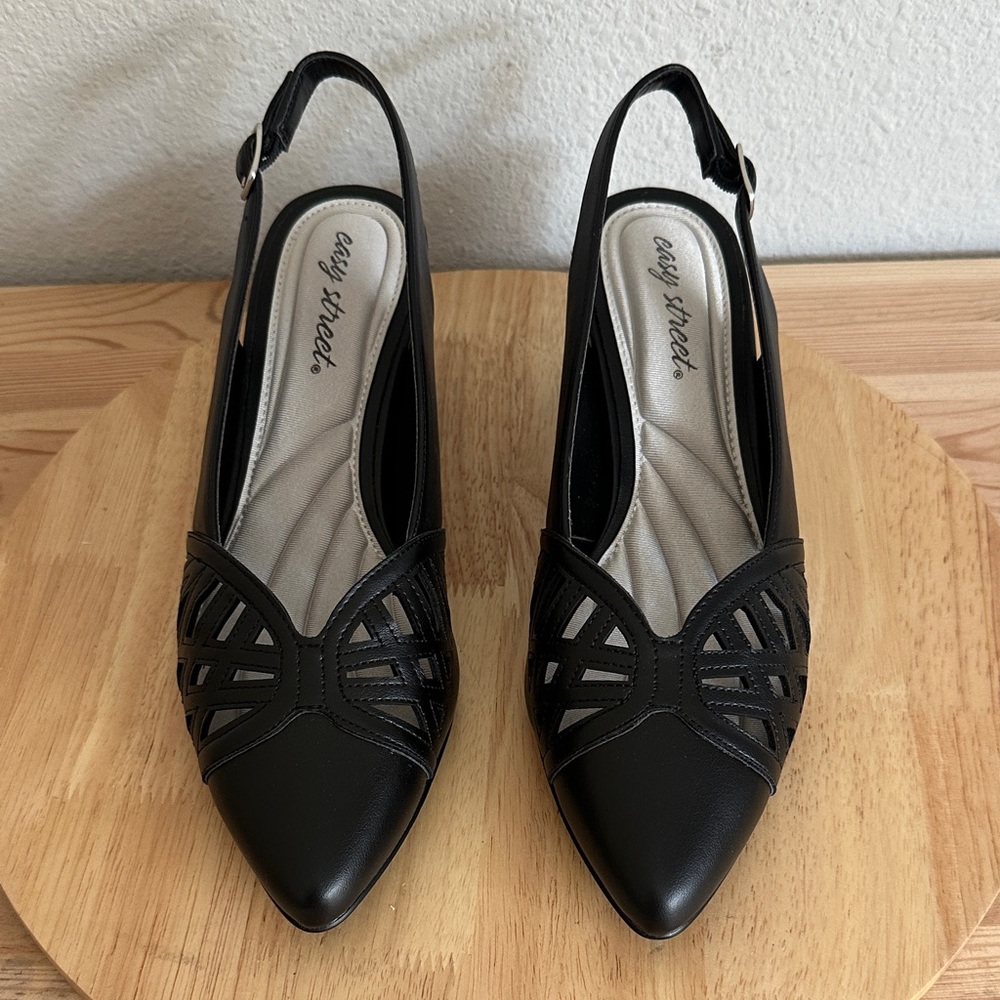 Easy Street Bizzy Womens Round Closed Toe Block Heel Pumps New Black